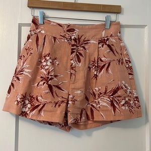 Linen pleated Joie Shorts - size 2